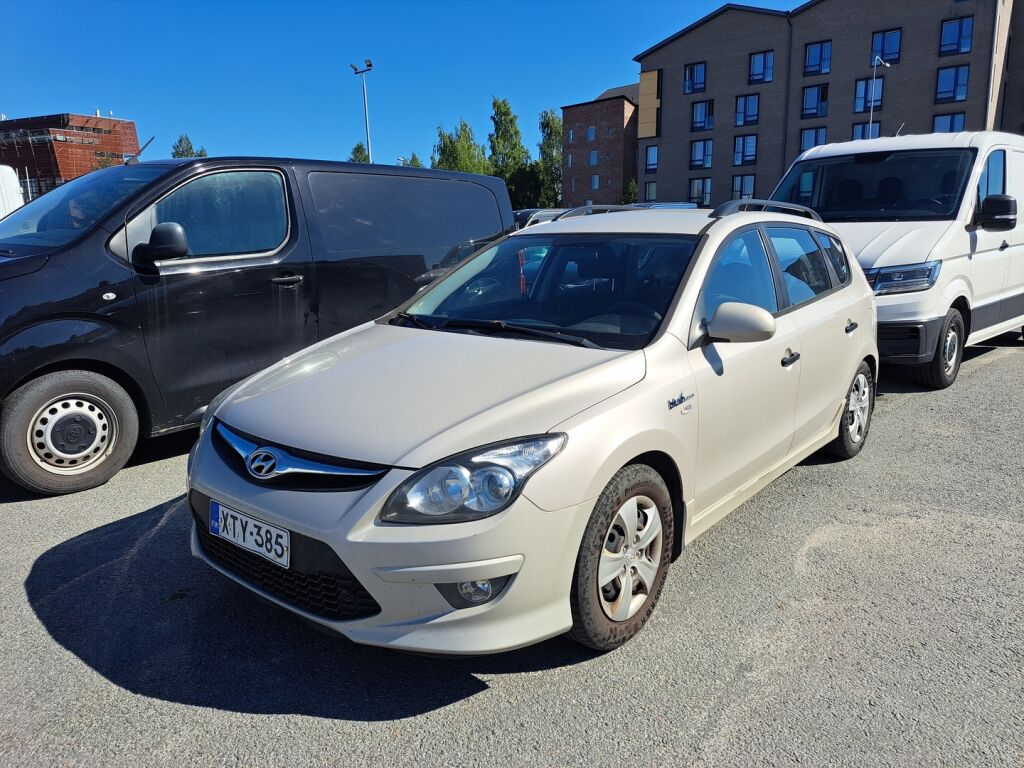 Hyundai i30 2011 Hopea