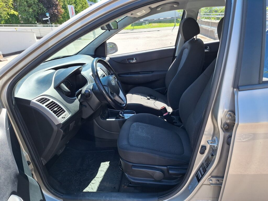 Hyundai i20 2011 Hopea