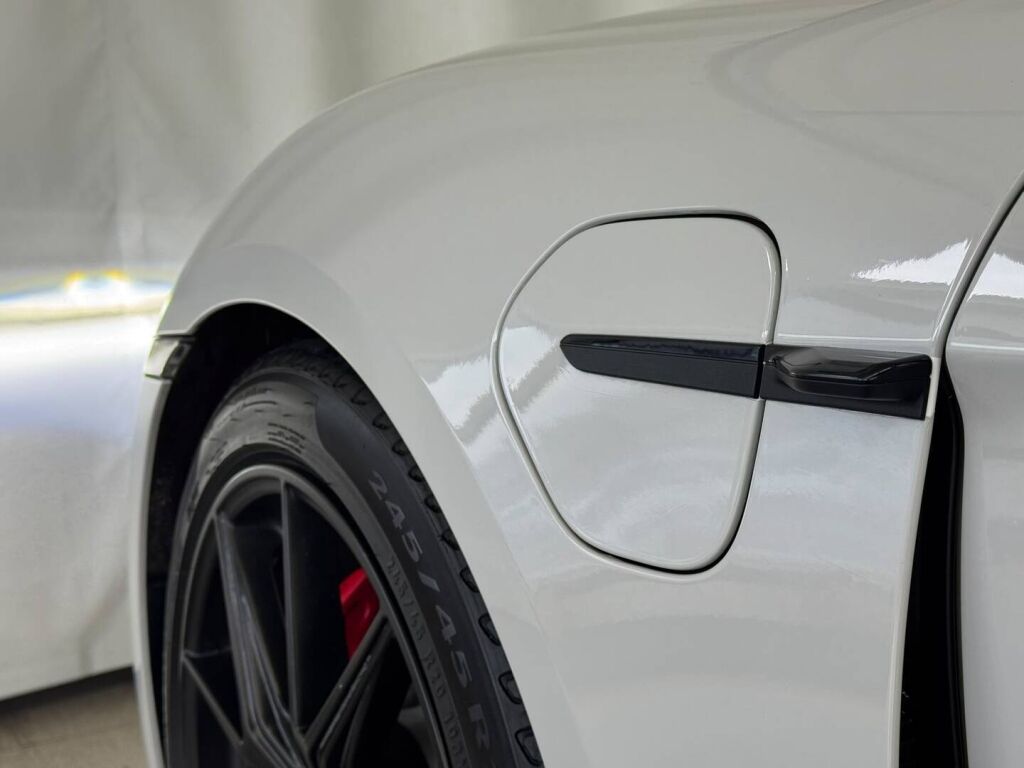 Porsche Taycan 2022 Valkoinen