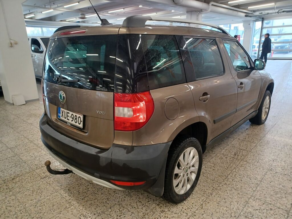 Skoda Yeti 2010 Ruskea (beige)