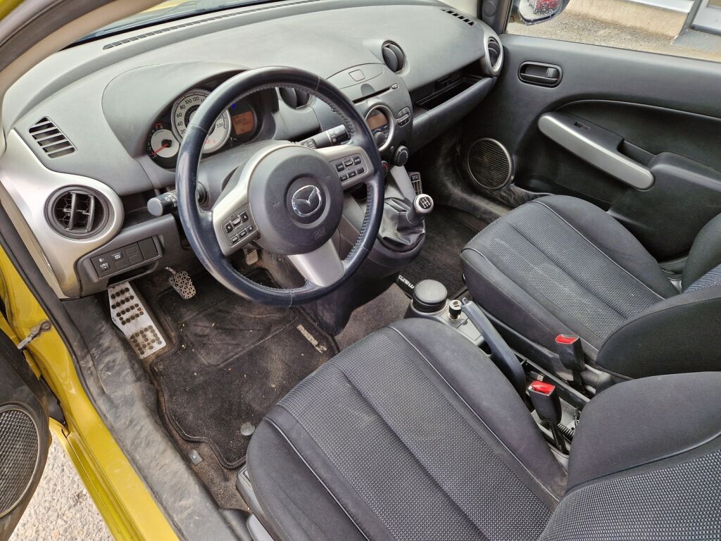 Mazda Mazda2 2008 Keltainen