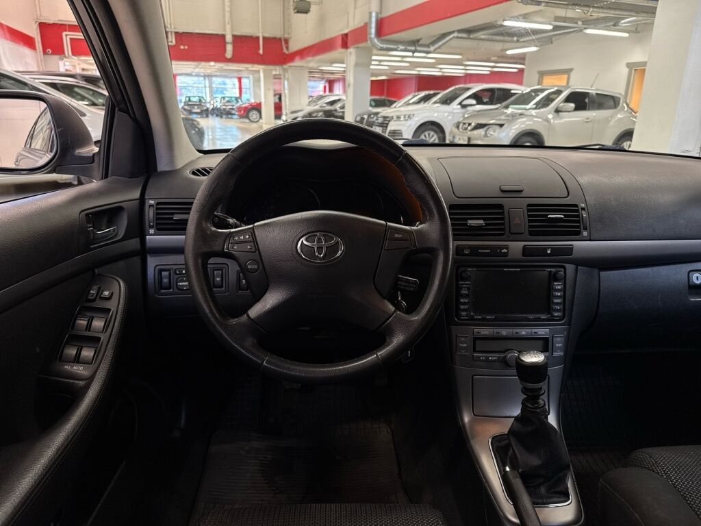 Toyota Avensis 2009 Hopea