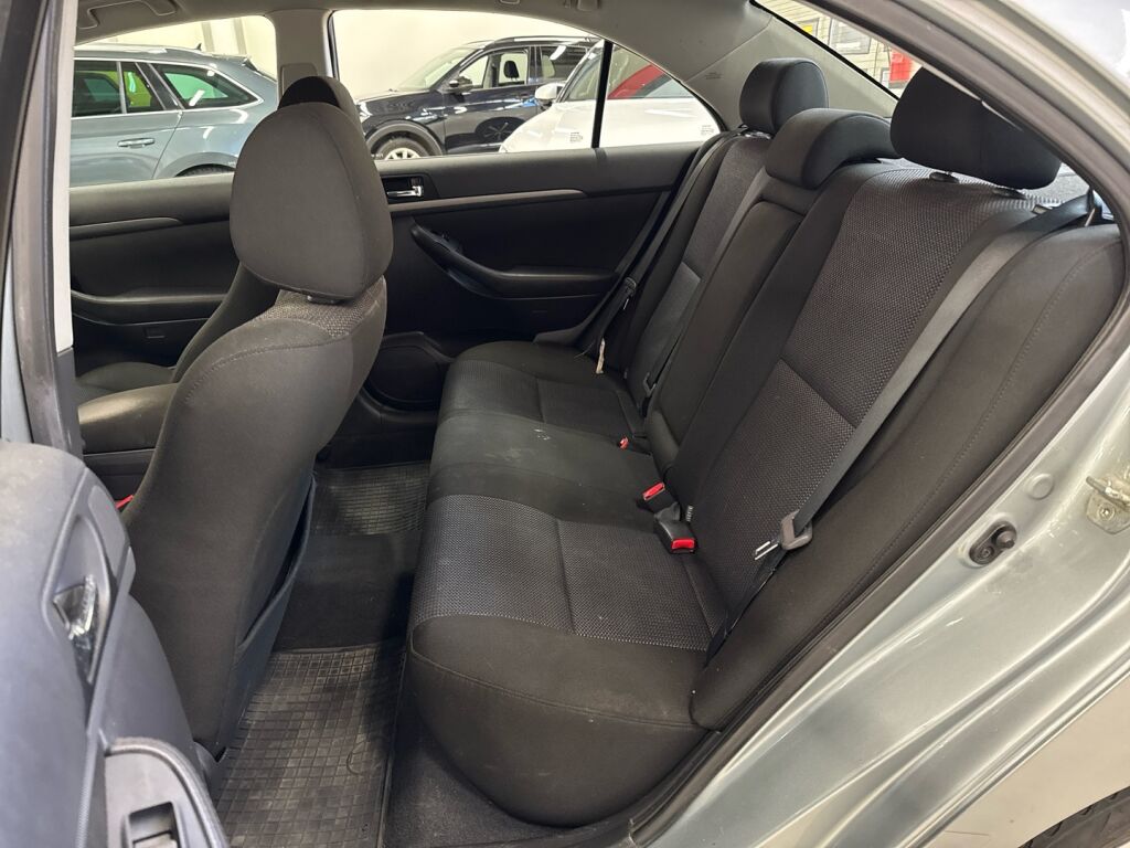 Toyota Avensis 2009 Hopea