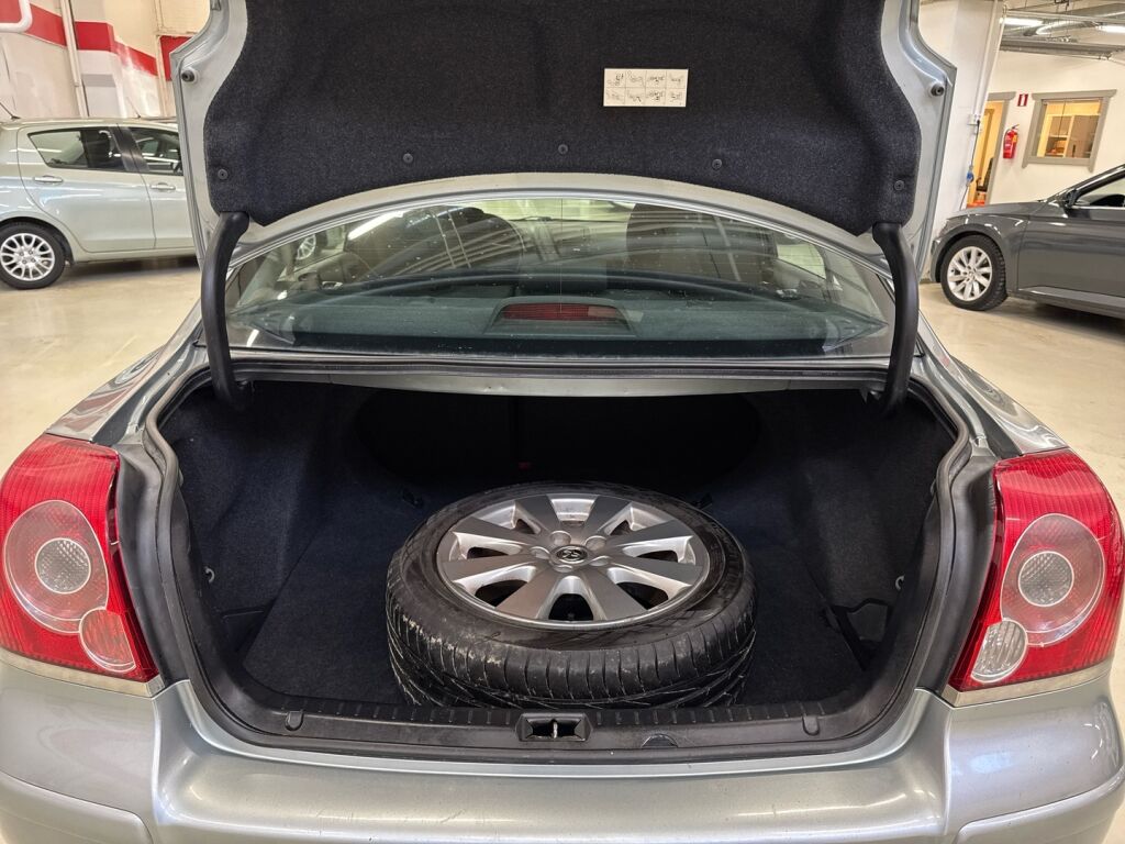 Toyota Avensis 2009 Hopea