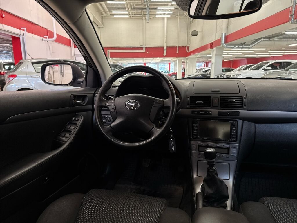 Toyota Avensis 2009 Hopea