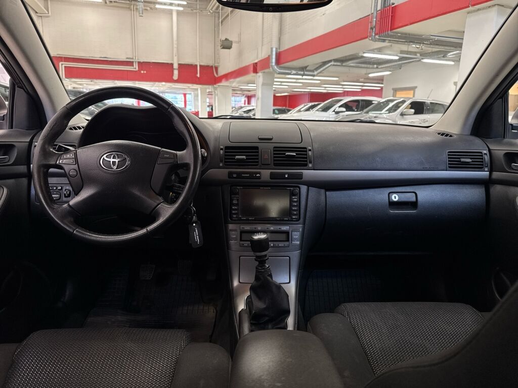 Toyota Avensis 2009 Hopea