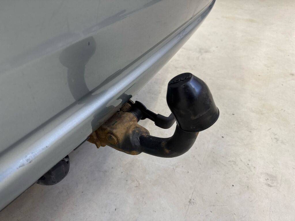 Toyota Avensis 2009 Hopea