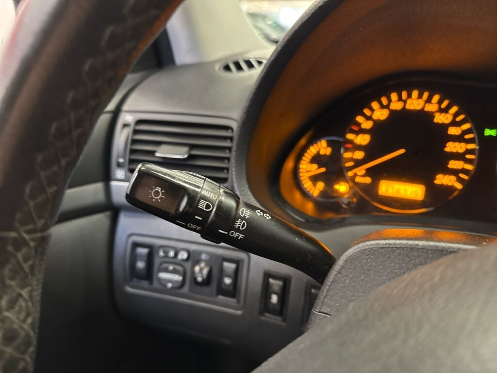 Toyota Avensis 2009 Hopea