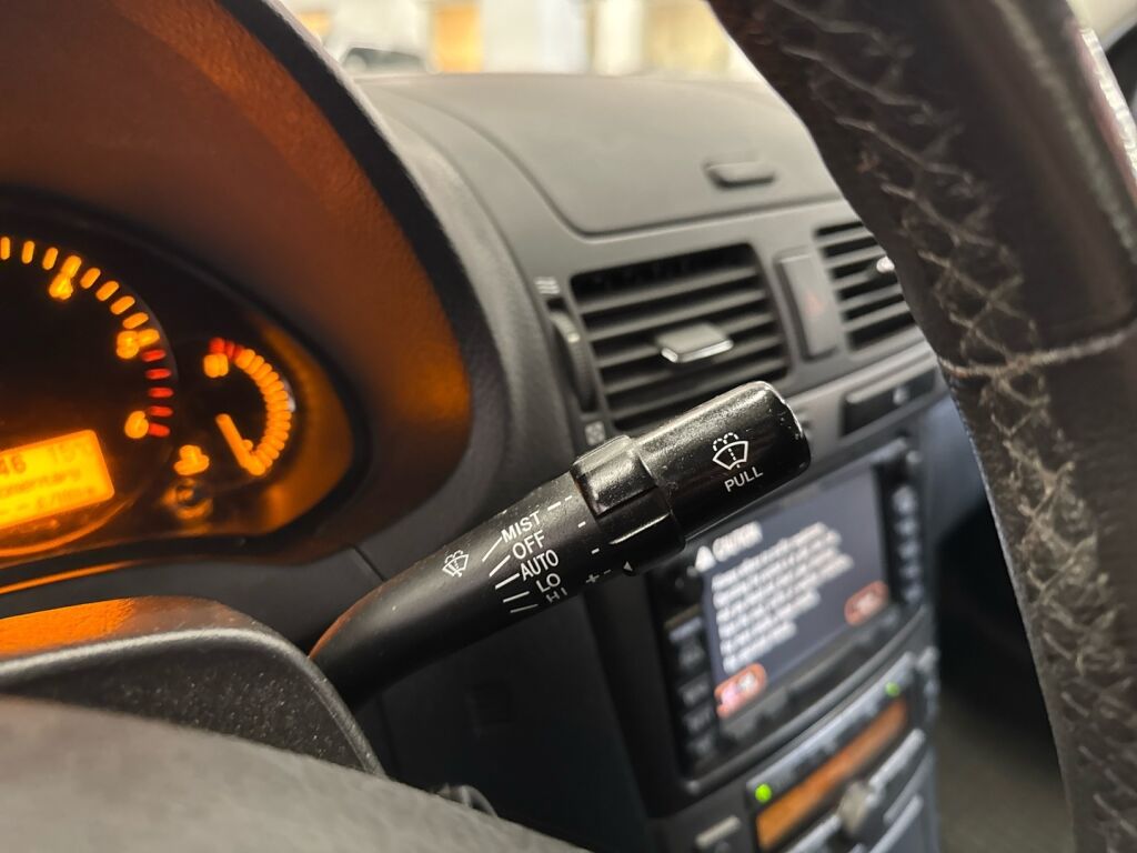 Toyota Avensis 2009 Hopea