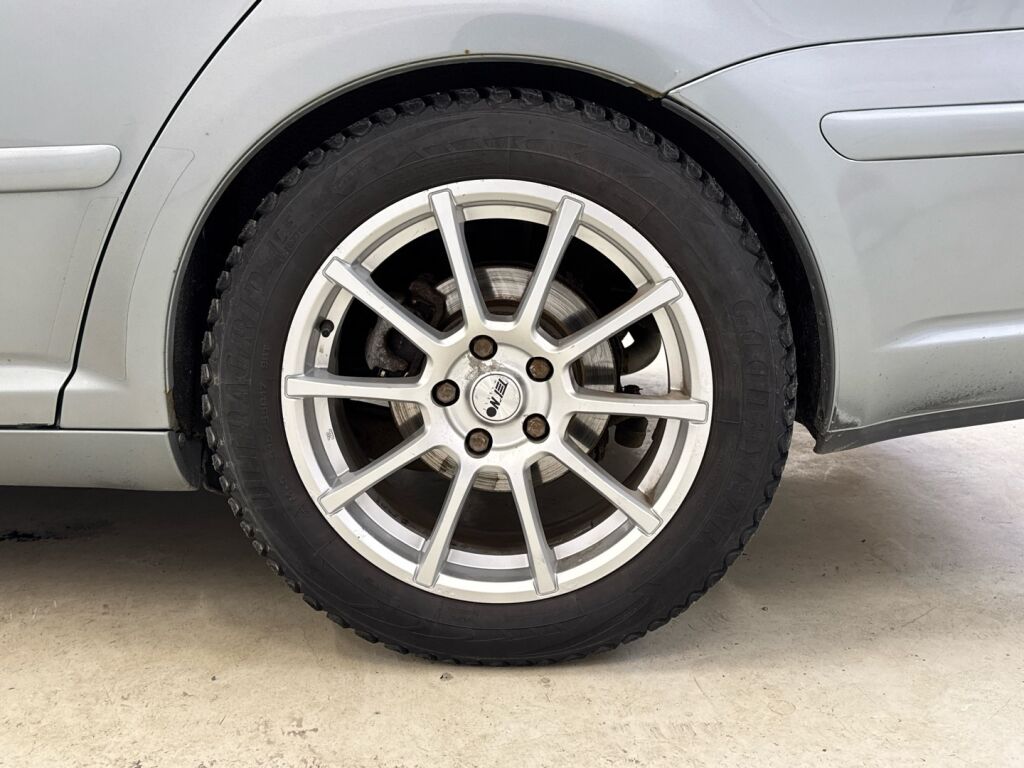 Toyota Avensis 2009 Hopea