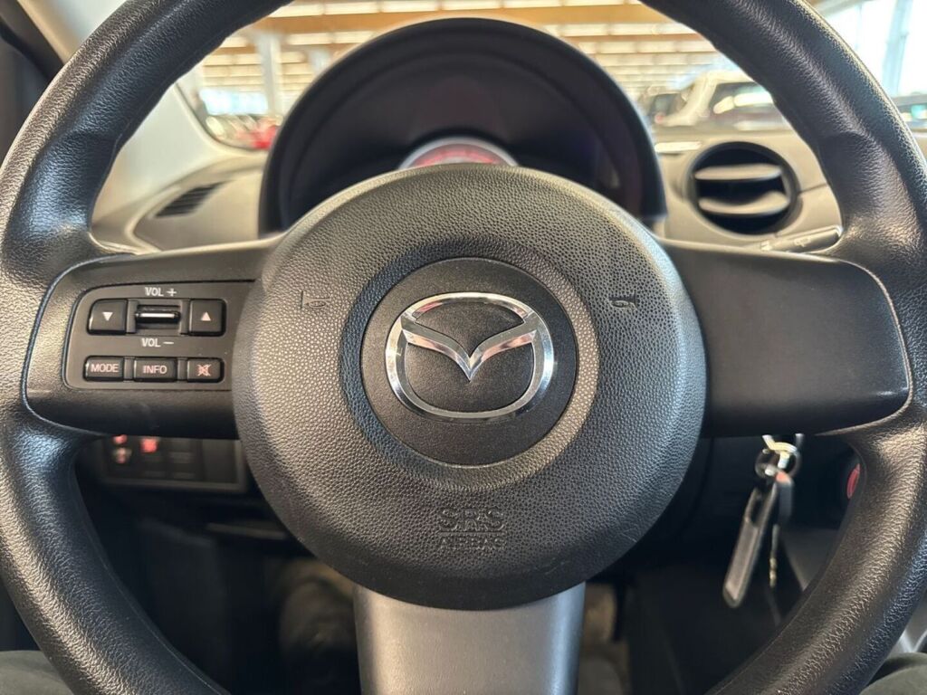 Mazda Mazda2 2009 Keltainen
