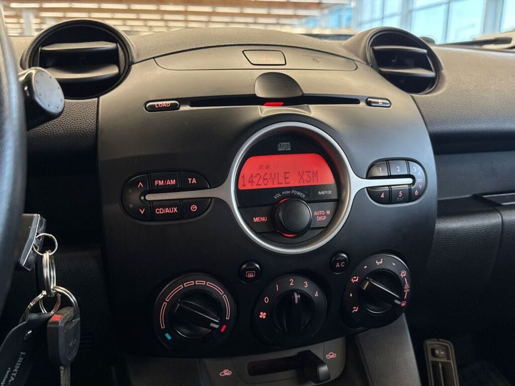 Mazda Mazda2 2009 Keltainen