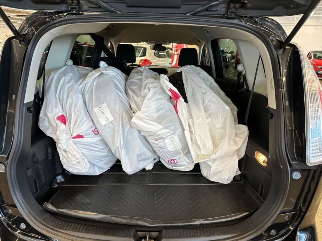 Mazda Mazda5 2010 Musta
