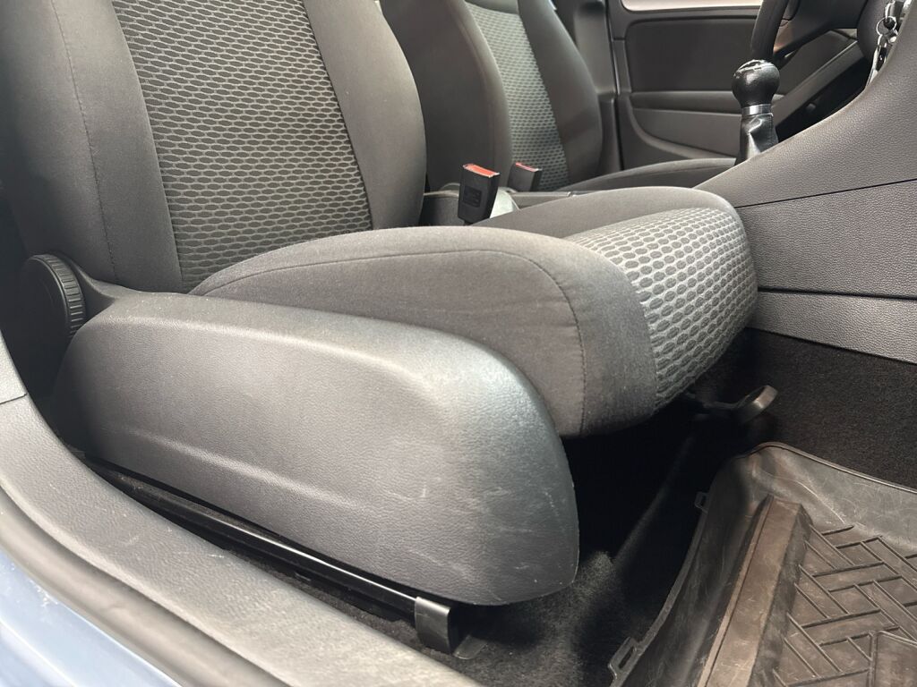 Volkswagen Golf 2009 Sininen