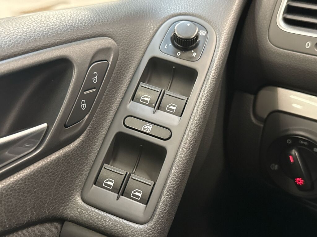 Volkswagen Golf 2009 Sininen