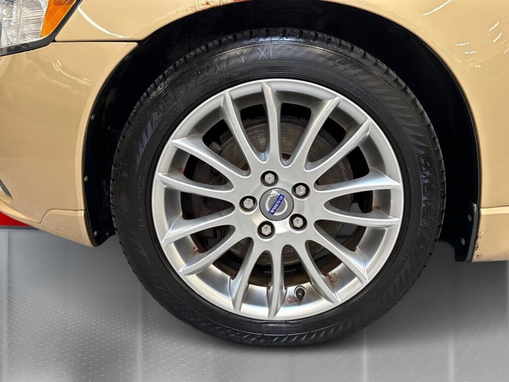 Volvo S40 2009 Ruskea (beige)