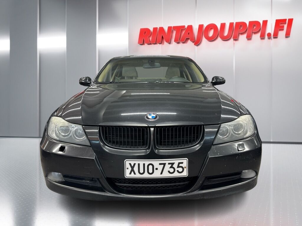BMW 320 2008 Musta