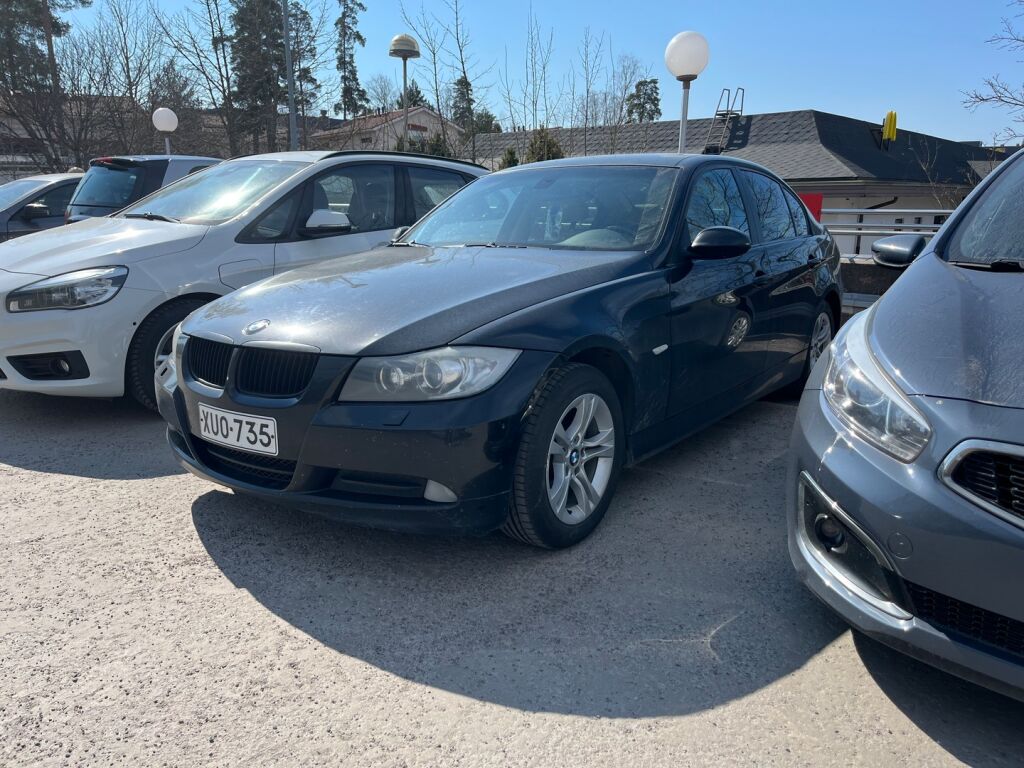 BMW 320 2008 Musta