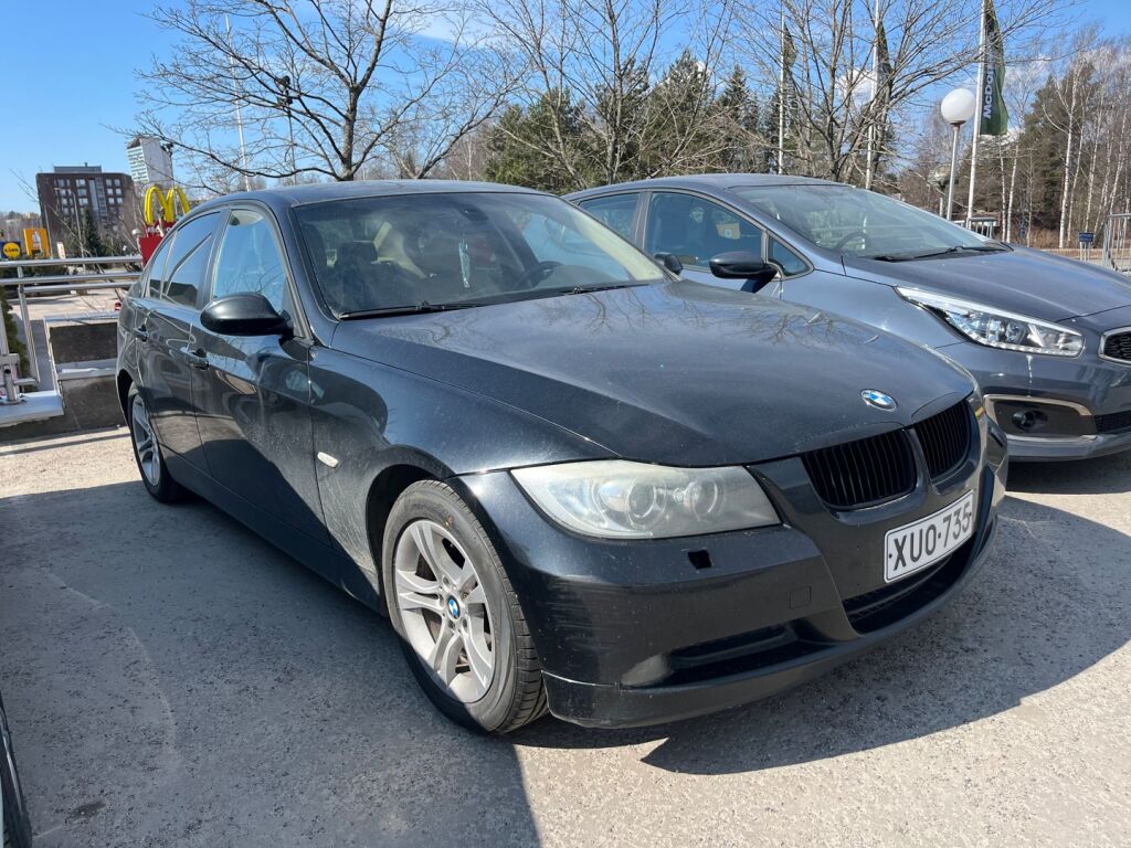 BMW 320 2008 Musta