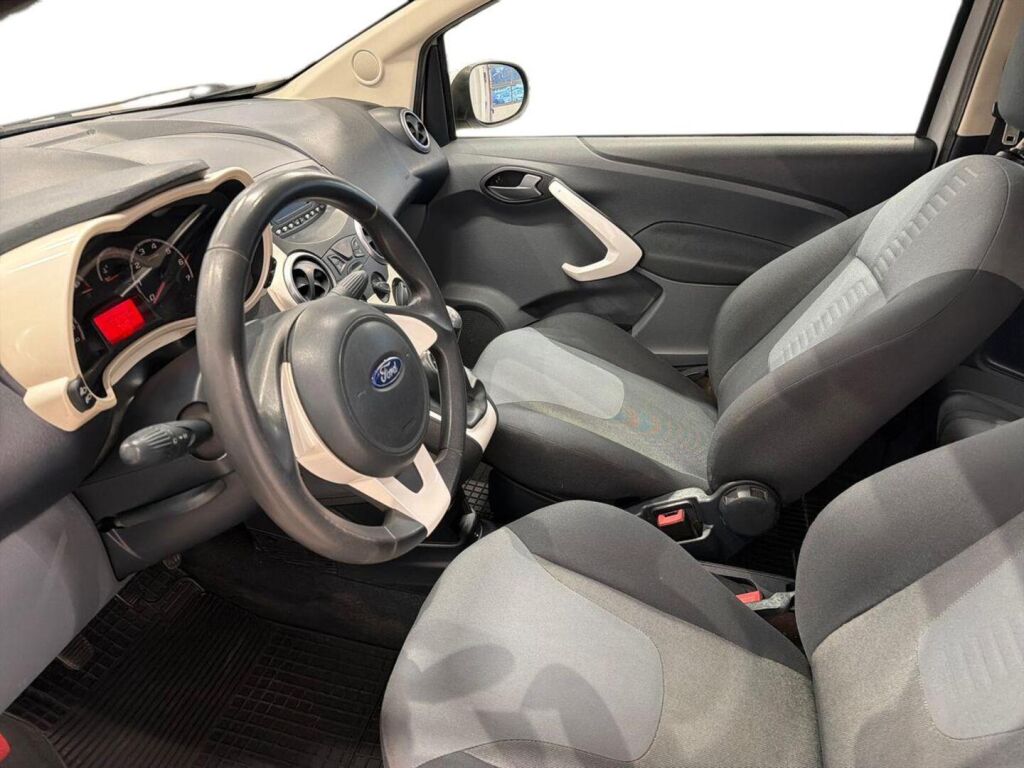 Ford Ka 1,2 69 hv Titanium M5 3-ovinen 2009, kuva 7/14