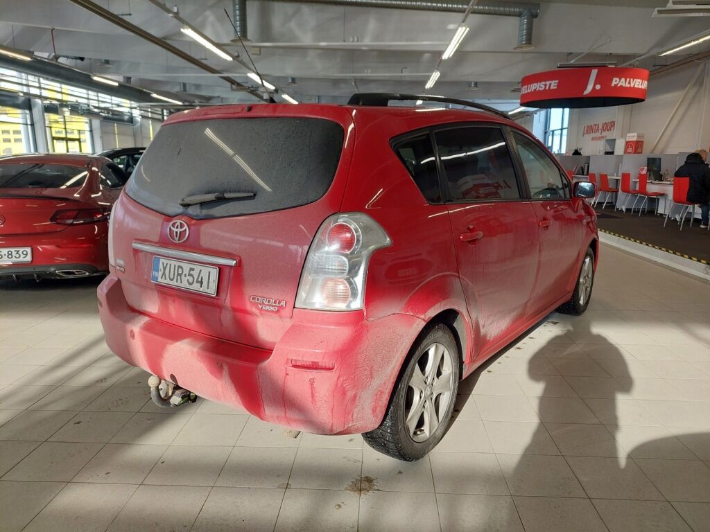 Toyota Corolla Verso 2009 Punainen