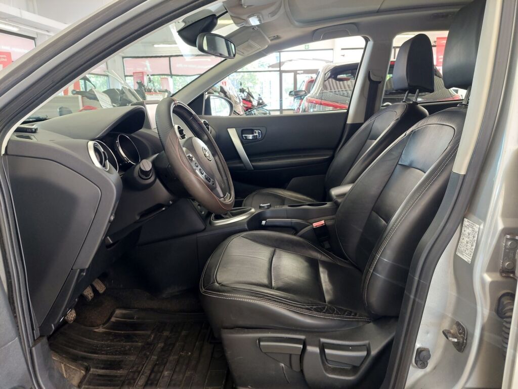 Nissan Qashqai+2 2009 Hopea