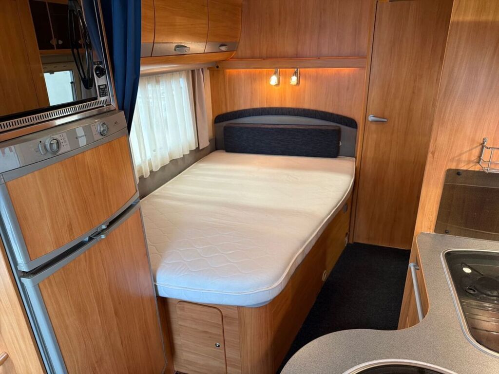Adria Coral S 680 ST 2009 Harmaa