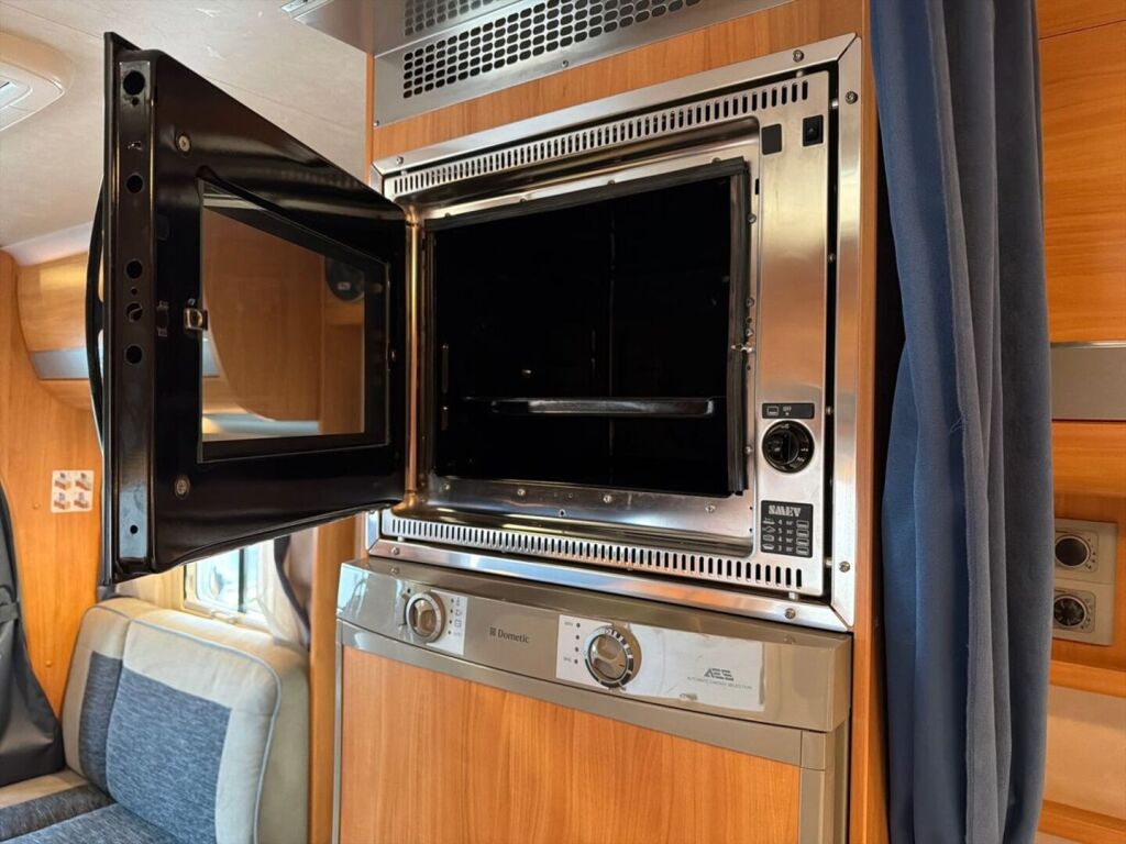 Adria Coral S 680 ST 2009 Harmaa
