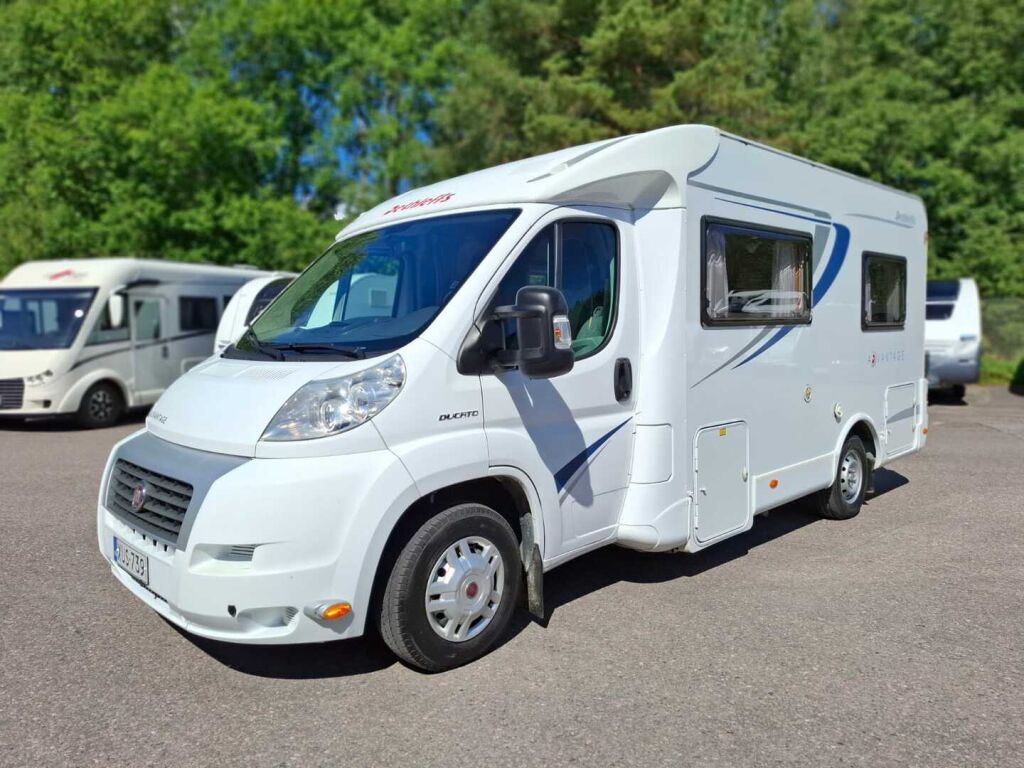 Dethleffs T 5841 2009 Valkoinen