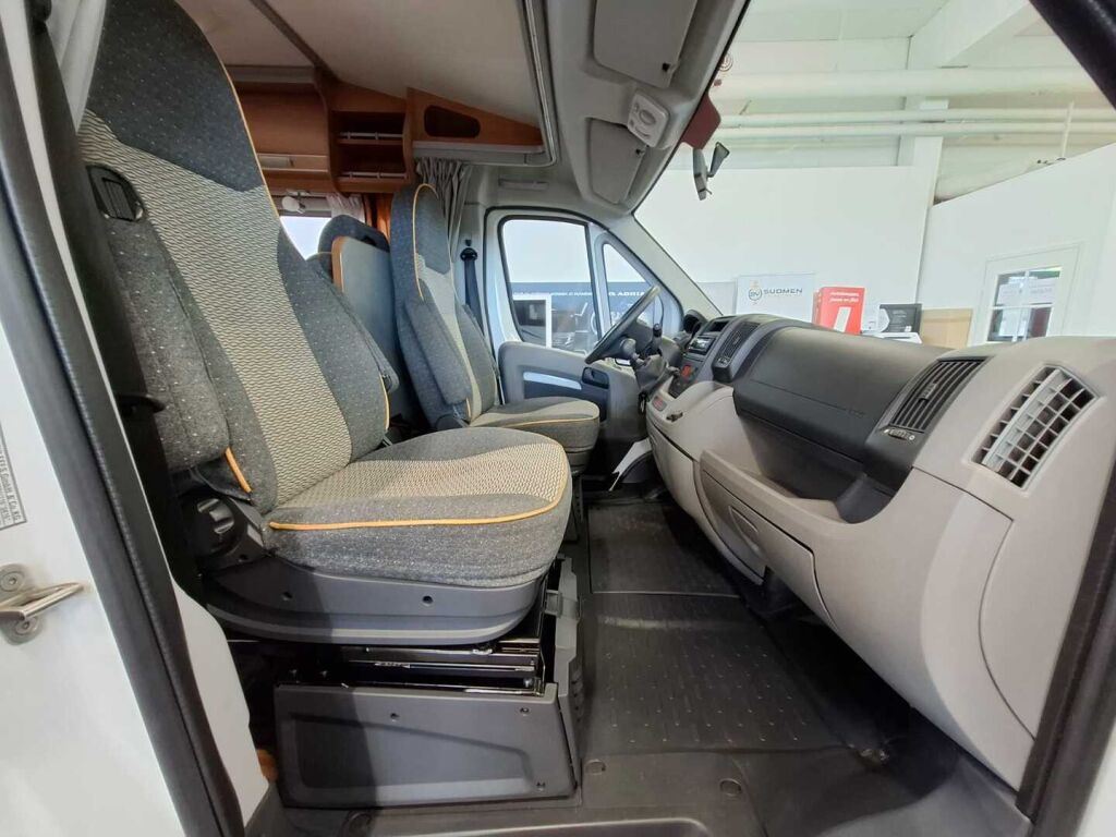 Dethleffs T 5841 2009 Valkoinen