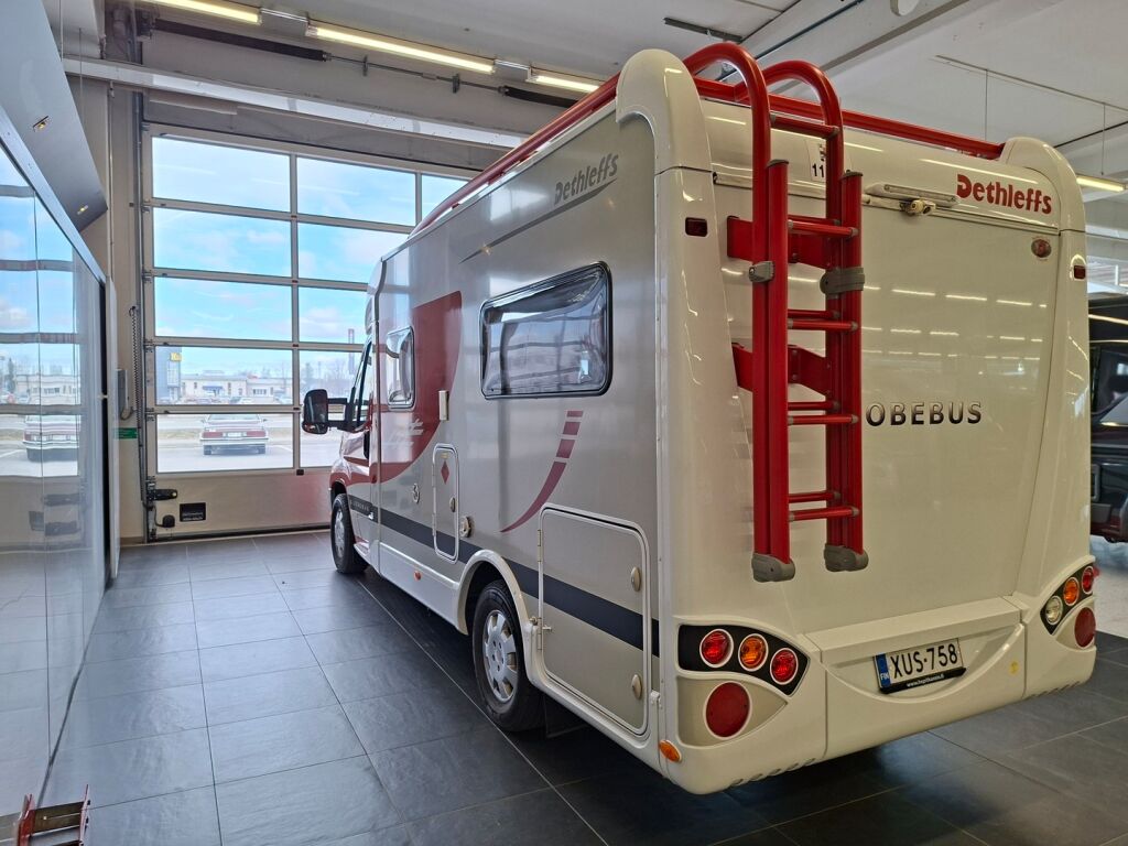 Dethleffs GLOBEBUS T 001  T 002 2009 Punainen