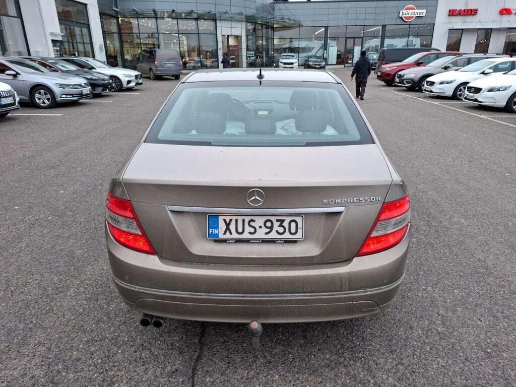 Mercedes-Benz C 2009 Ruskea (beige)