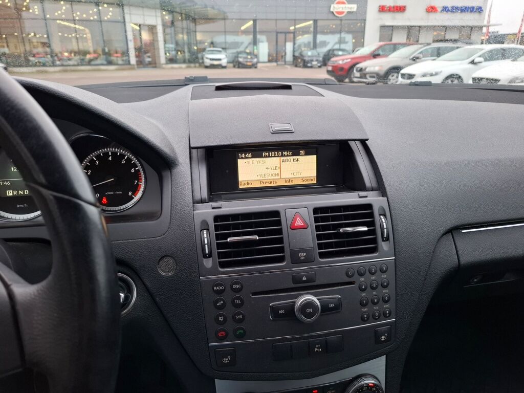Mercedes-Benz C 2009 Ruskea (beige)