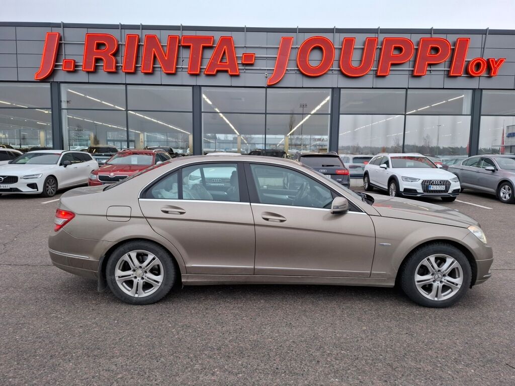 Mercedes-Benz C 2009 Ruskea (beige)