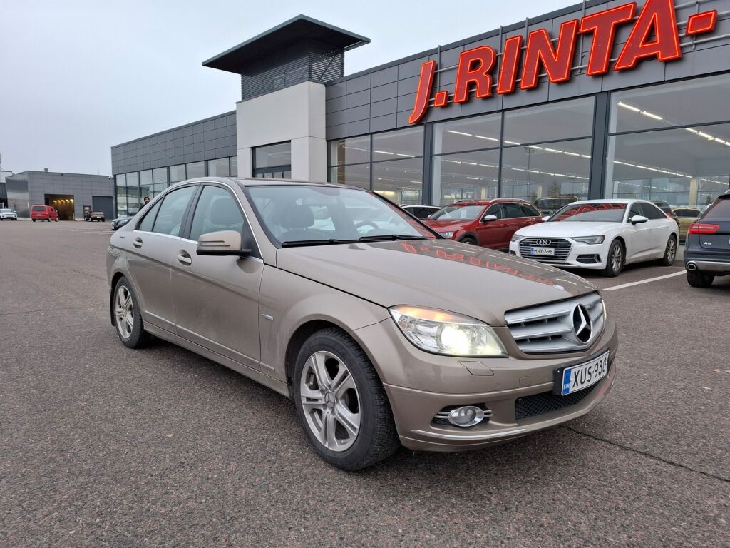 Mercedes-Benz C 2009 Ruskea (beige)