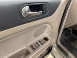 Volkswagen Golf Plus 2009 Ruskea (beige)