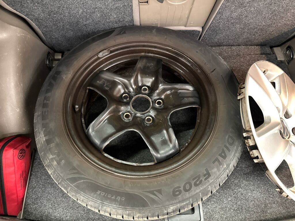 Volkswagen Golf Plus 2009 Ruskea (beige)