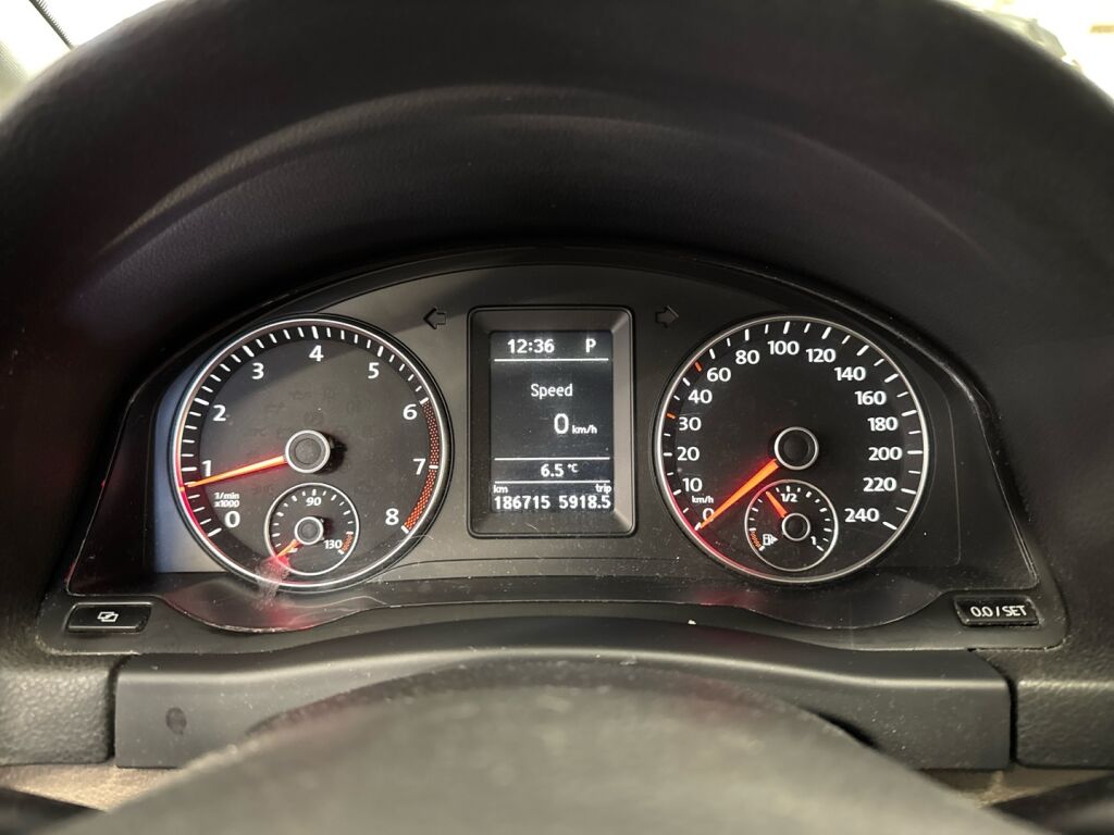 Volkswagen Golf Plus 2009 Ruskea (beige)