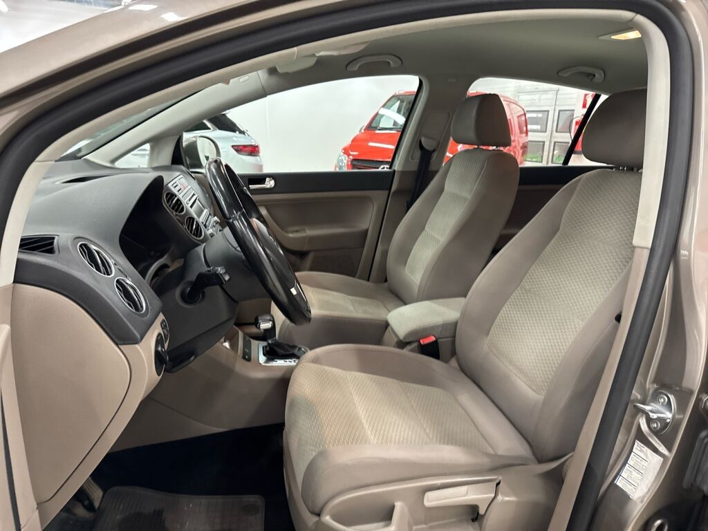 Volkswagen Golf Plus 2009 Ruskea (beige)