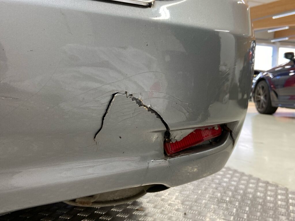 Toyota Avensis 2009 Harmaa