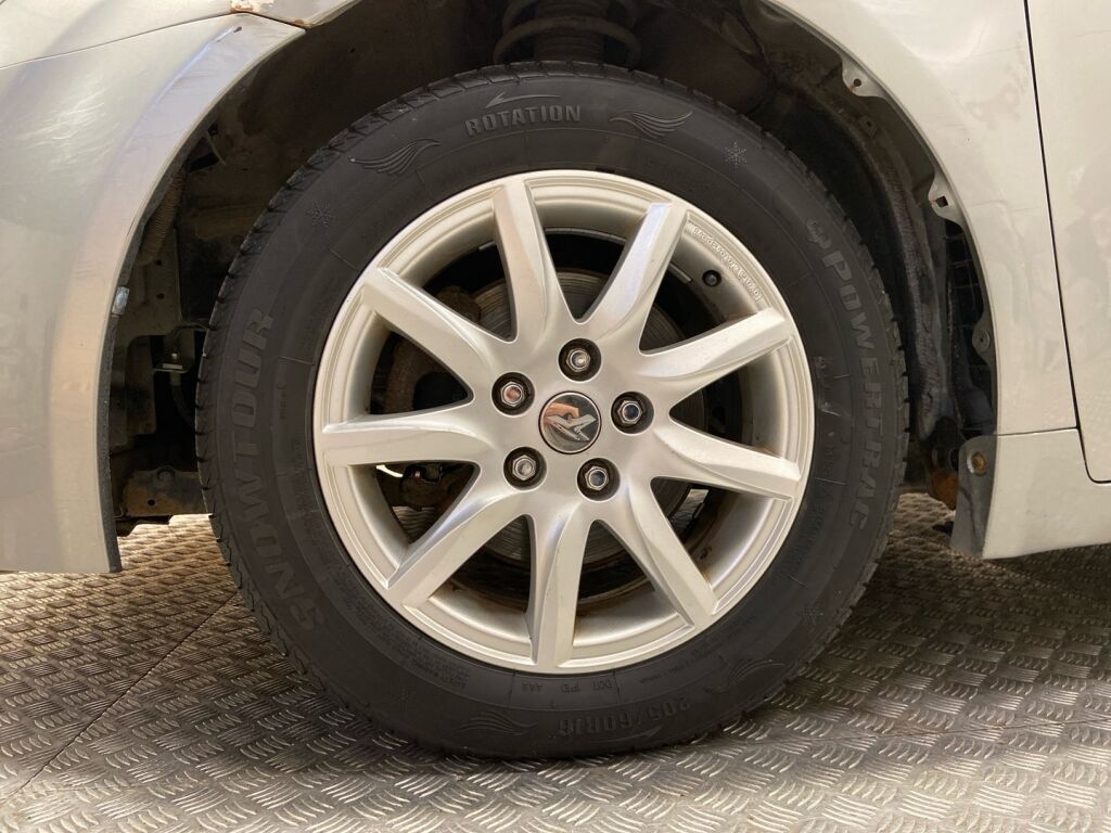 Toyota Avensis 2009 Harmaa