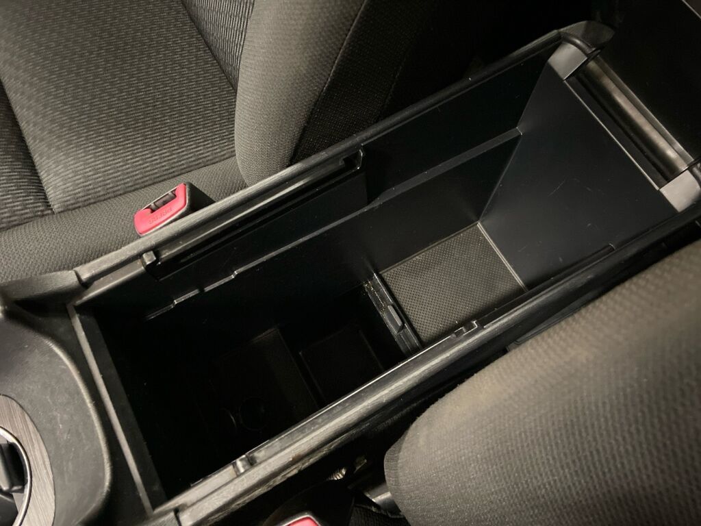 Toyota Avensis 2009 Harmaa