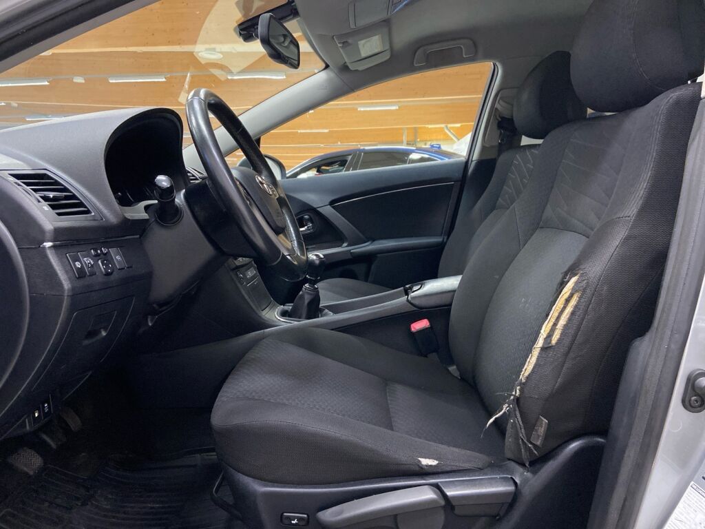 Toyota Avensis 2009 Harmaa