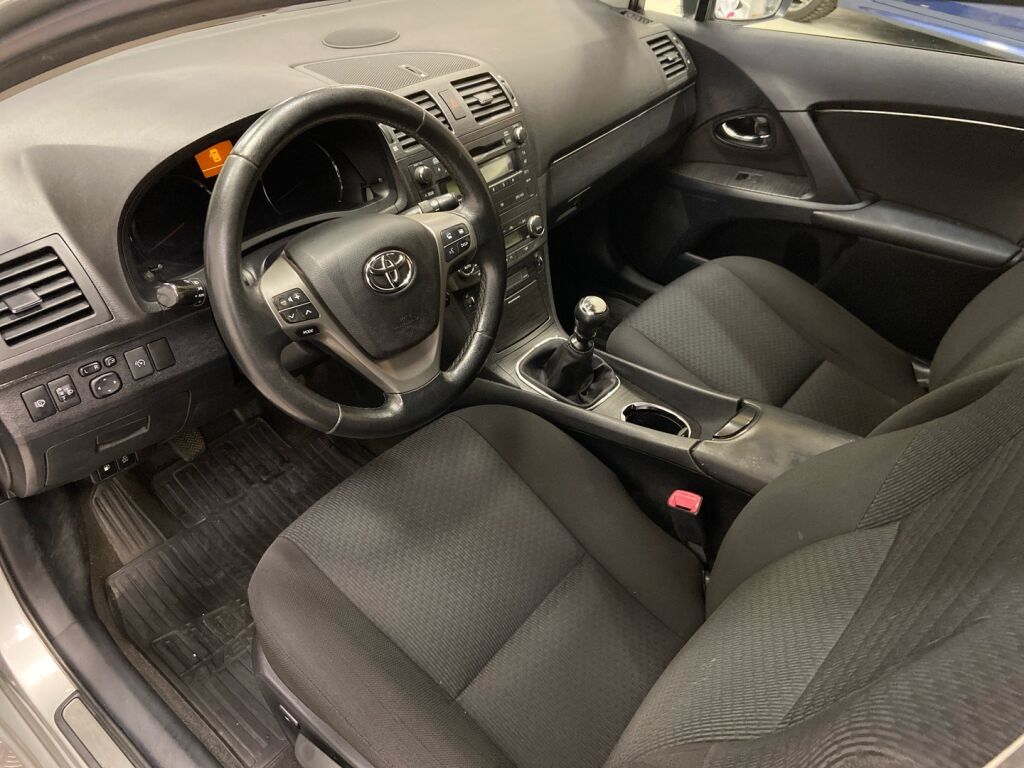 Toyota Avensis 2009 Harmaa