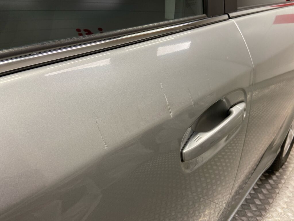 Toyota Avensis 2009 Harmaa