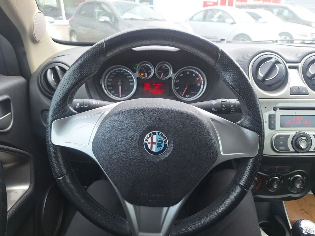 Alfa Romeo MiTo 2009 Punainen