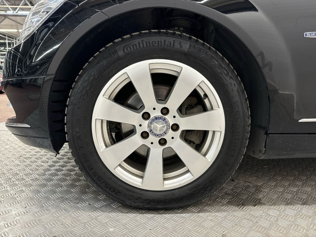 Mercedes-Benz C 2010 Musta