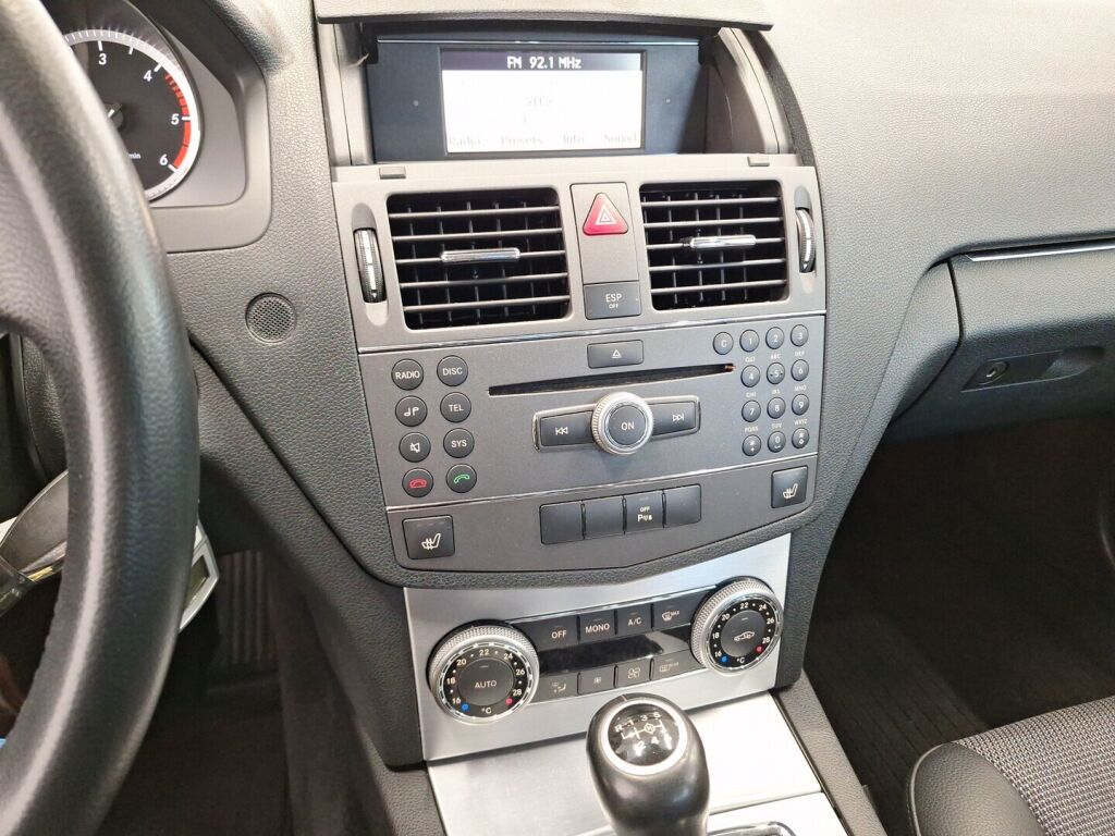 Mercedes-Benz C 2010 Vihreä