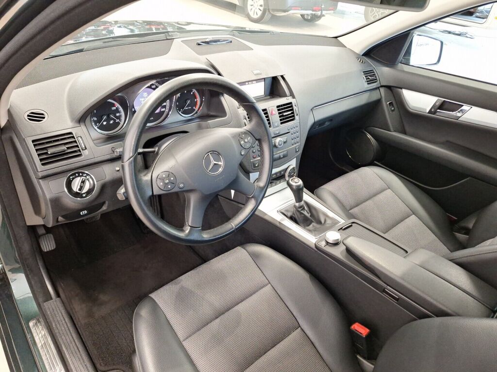 Mercedes-Benz C 2010 Vihreä