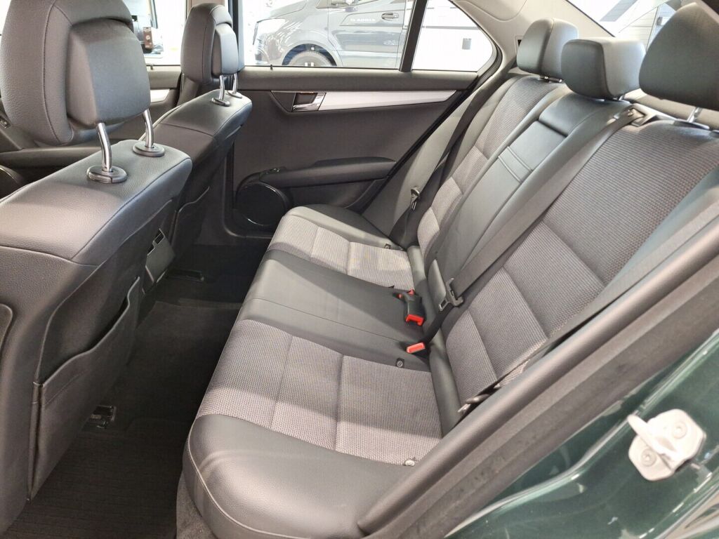 Mercedes-Benz C 2010 Vihreä